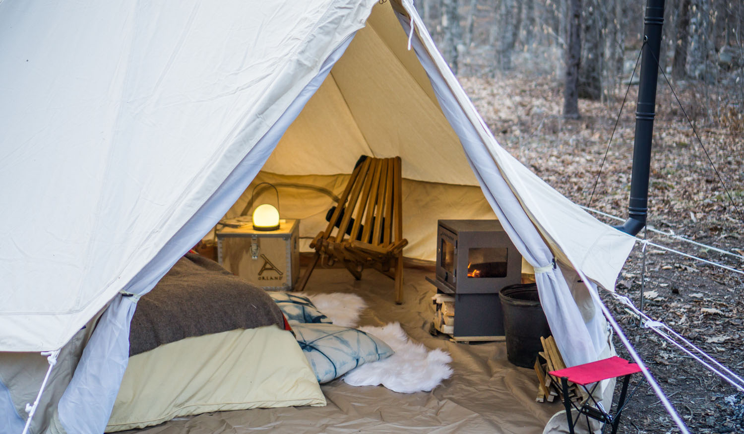 Hanging bell shop tent